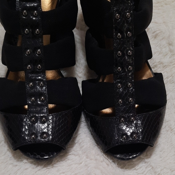 Arturo Chiang Studded Black Heels with Elegant Straps - Picture 5 of 12